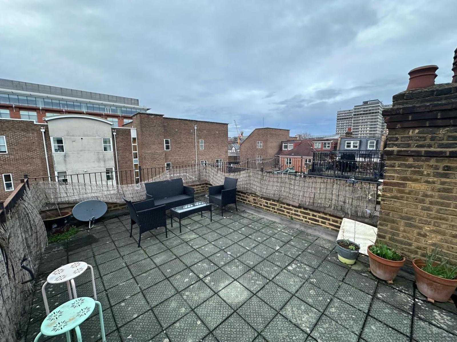Lovely 3 Bedroom Maisonette With Private Roof Terrace In Hammersmith London Eksteriør billede