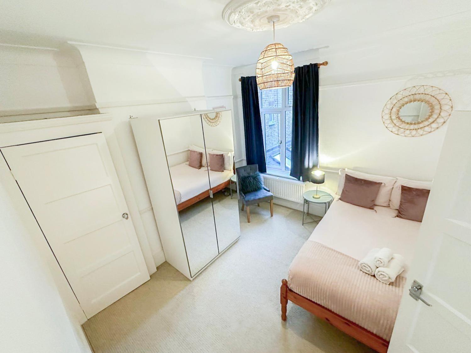 Lovely 3 Bedroom Maisonette With Private Roof Terrace In Hammersmith London Eksteriør billede